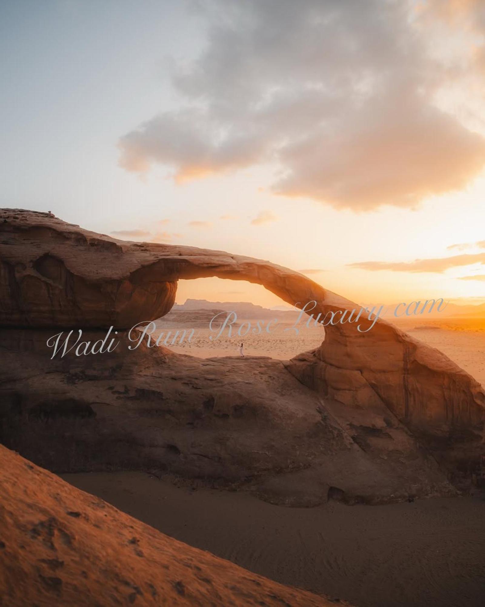 Wadi Rum Rose Luxury Camp エクステリア 写真
